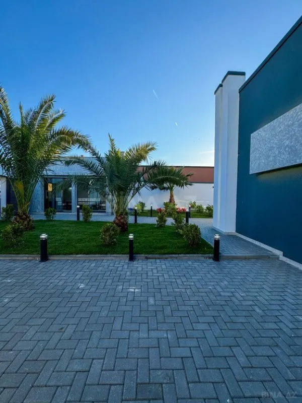 Satılır 5 otaqlı həyət evi 300 m²