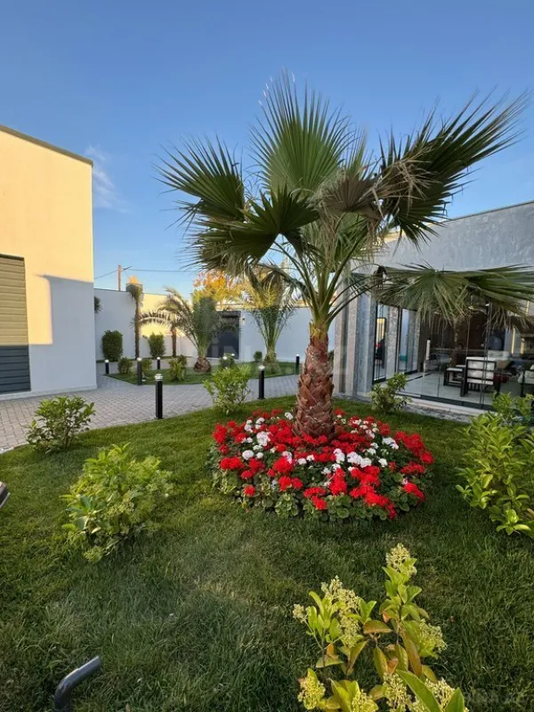 Satılır 5 otaqlı həyət evi 300 m²