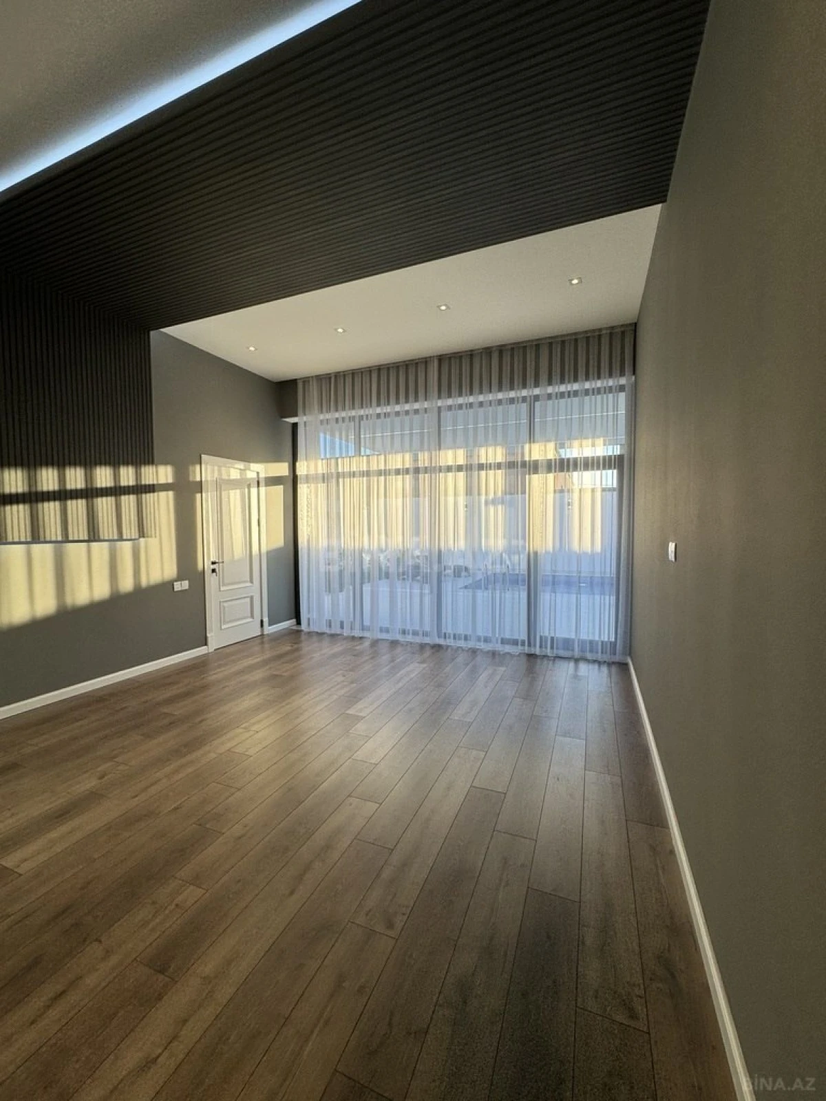 Satılır 5 otaqlı həyət evi 300 m²