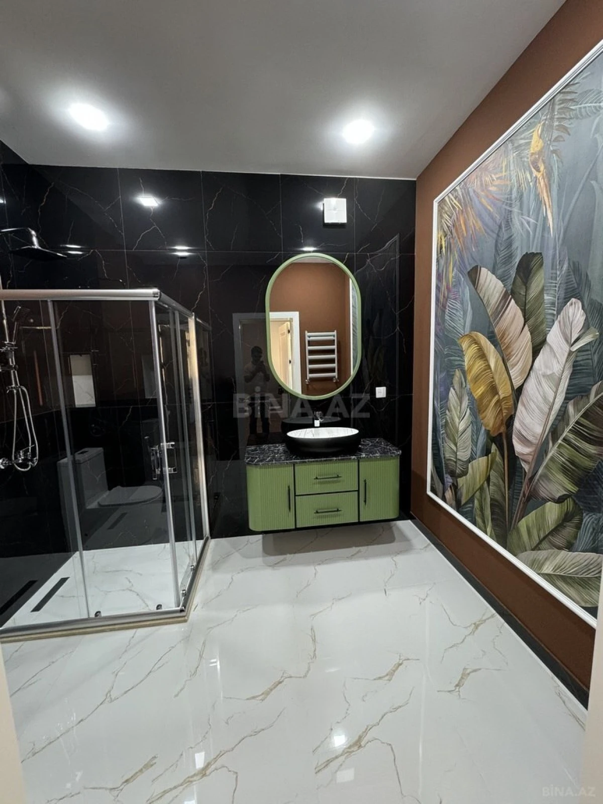 Satılır 5 otaqlı həyət evi 300 m²