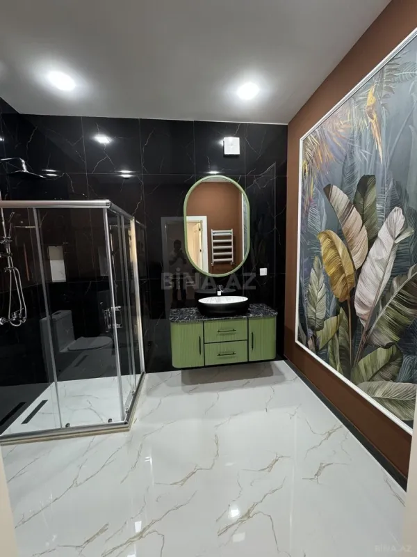 Satılır 5 otaqlı həyət evi 300 m²
