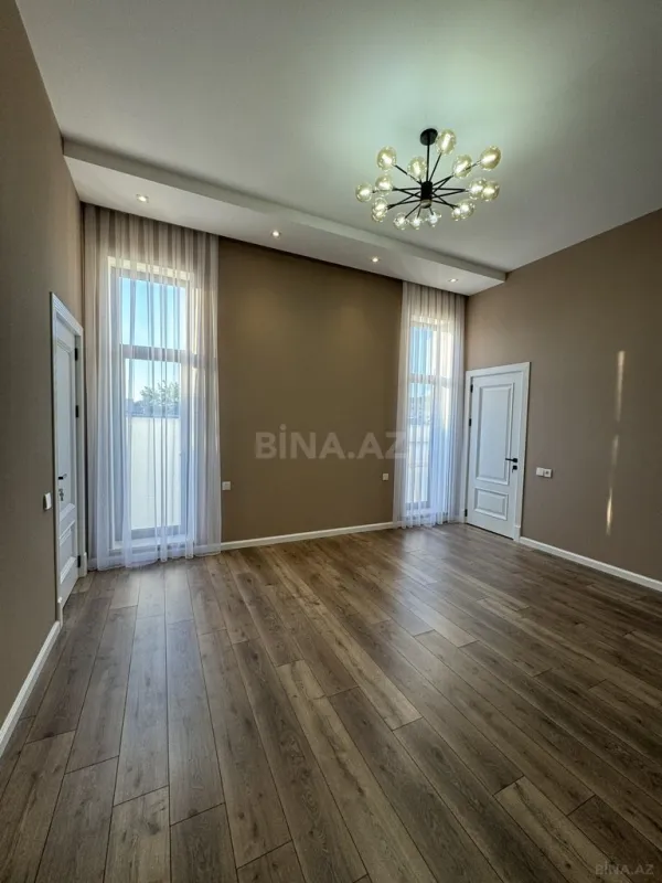 Satılır 5 otaqlı həyət evi 300 m²