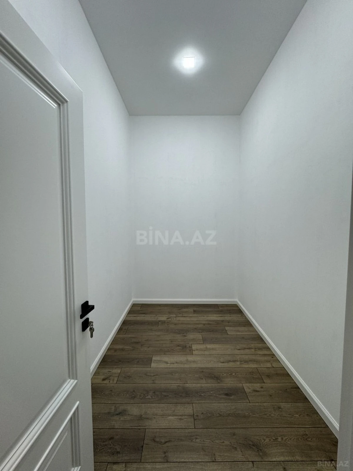 Satılır 5 otaqlı həyət evi 300 m²