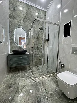 Satılır 5 otaqlı həyət evi 300 m²