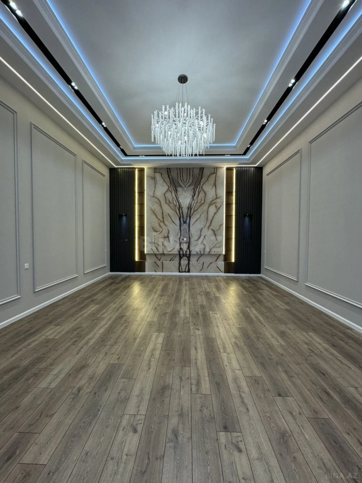 Satılır 5 otaqlı həyət evi 300 m²