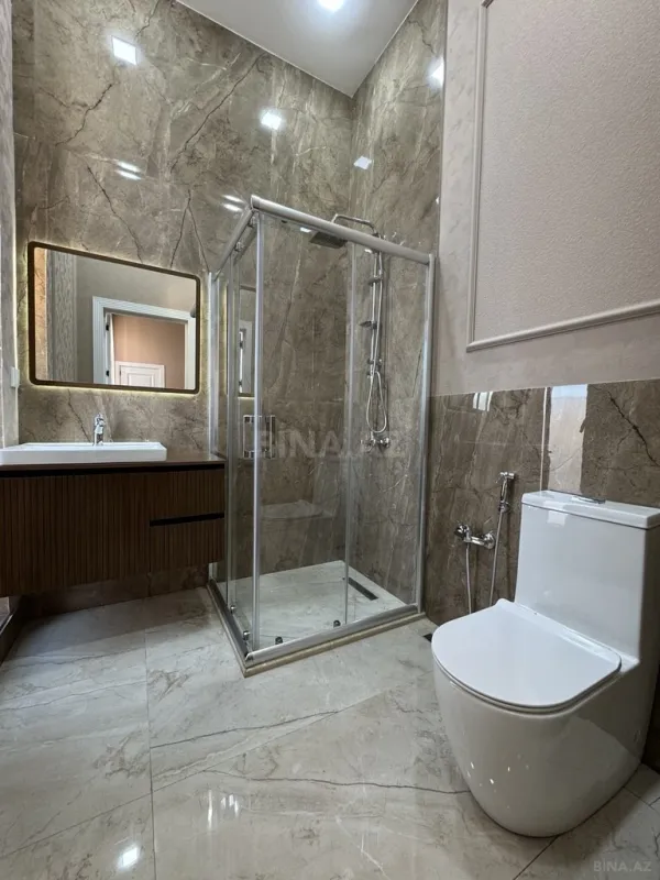 Satılır 5 otaqlı həyət evi 300 m²