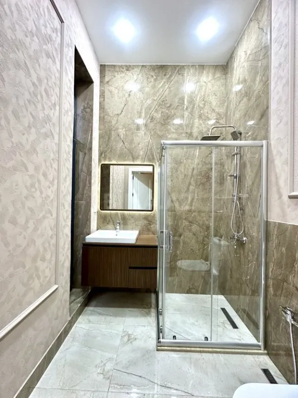 Satılır 5 otaqlı həyət evi 300 m²