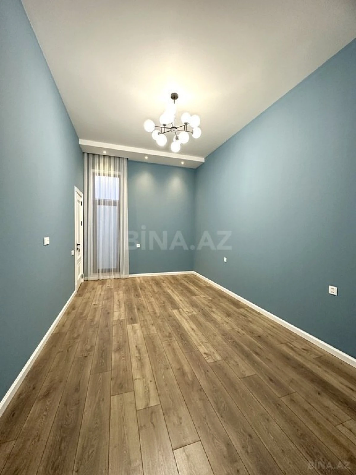 Satılır 5 otaqlı həyət evi 300 m²