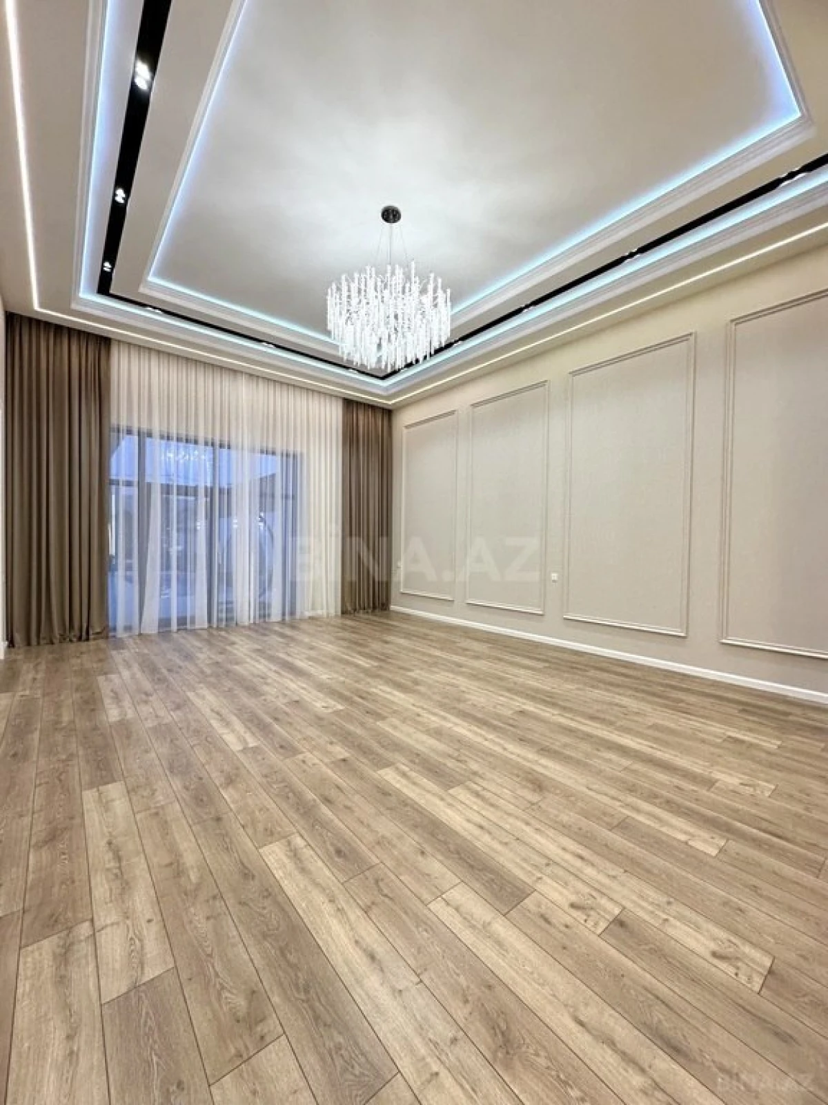 Satılır 5 otaqlı həyət evi 300 m²
