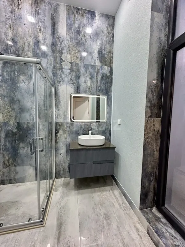 Satılır 5 otaqlı həyət evi 300 m²