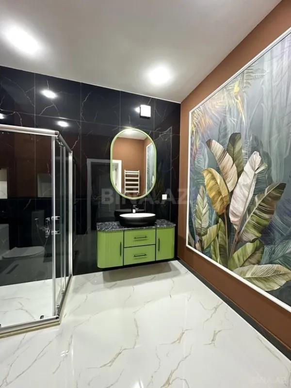 Satılır 5 otaqlı həyət evi 300 m²