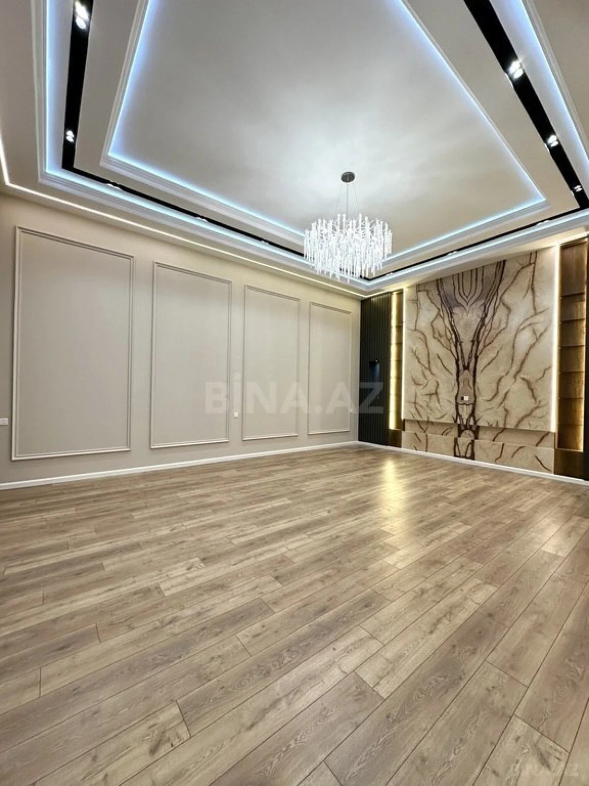 Satılır 5 otaqlı həyət evi 300 m²