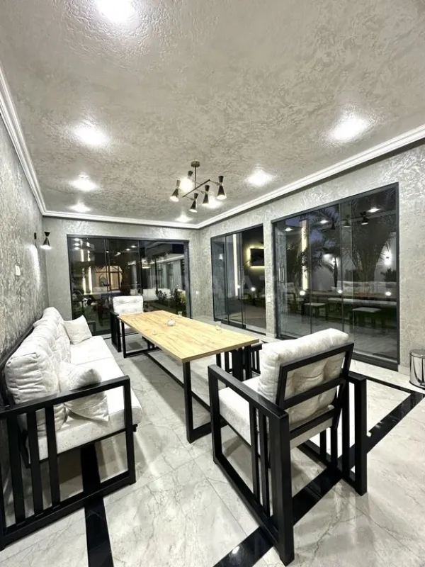 Satılır 5 otaqlı həyət evi 300 m²