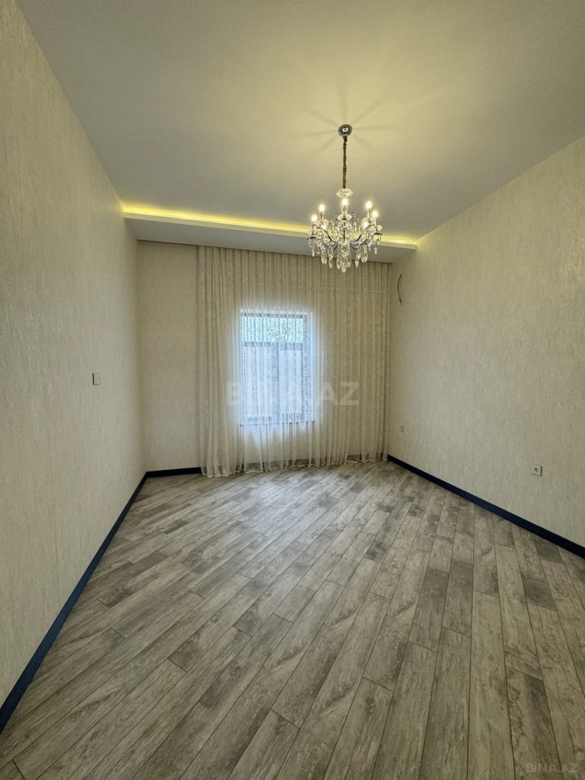 Satılır 4 otaqlı həyət evi 200 m²