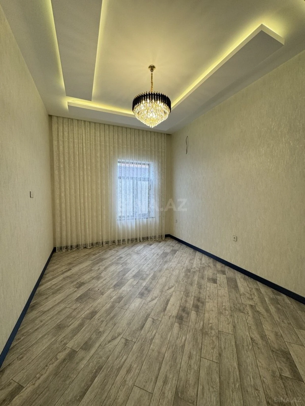 Satılır 4 otaqlı həyət evi 200 m²