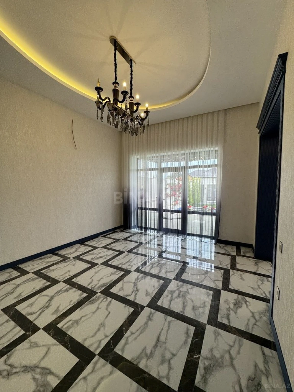 Satılır 4 otaqlı həyət evi 200 m²