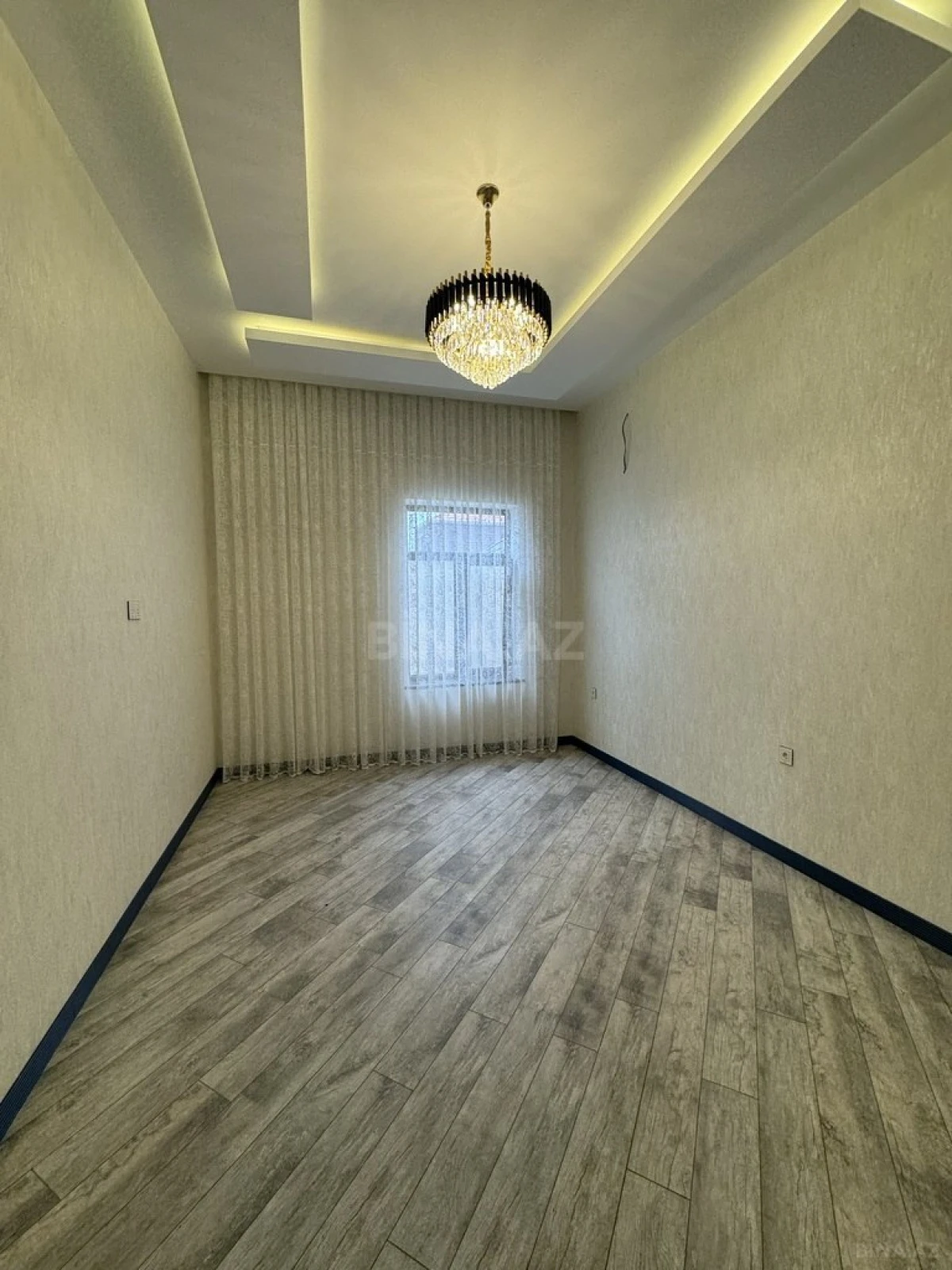 Satılır 4 otaqlı həyət evi 200 m²