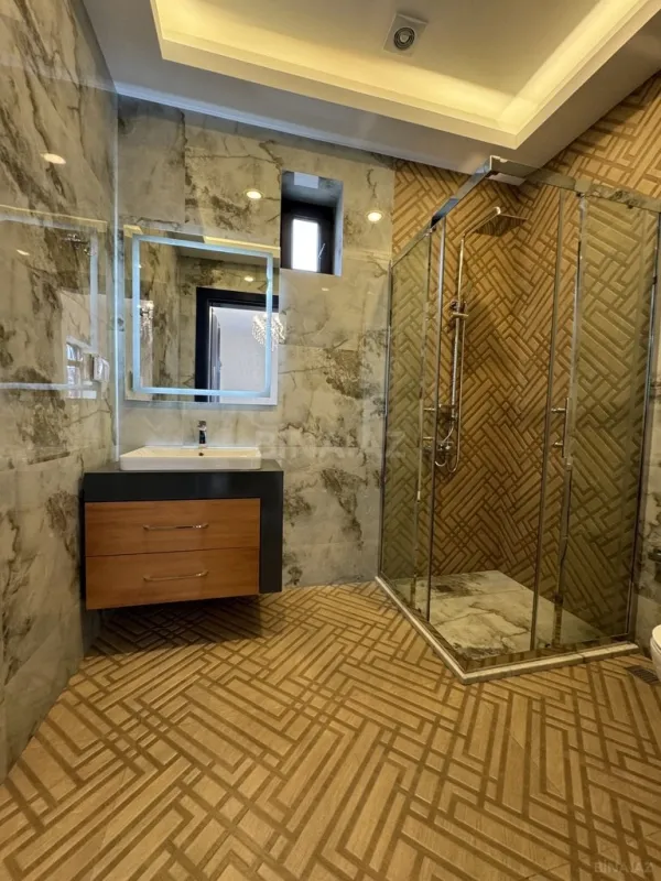 Satılır 4 otaqlı həyət evi 200 m²