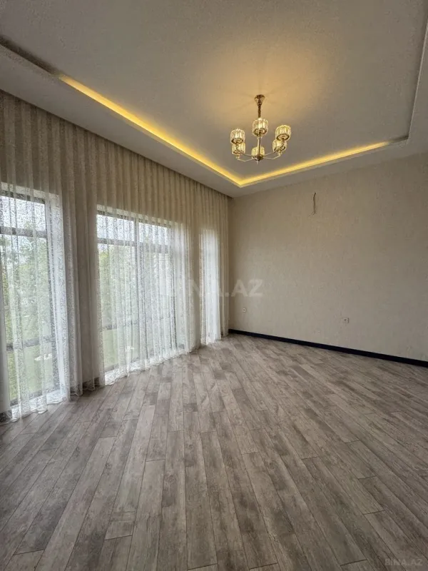 Satılır 4 otaqlı həyət evi 200 m²