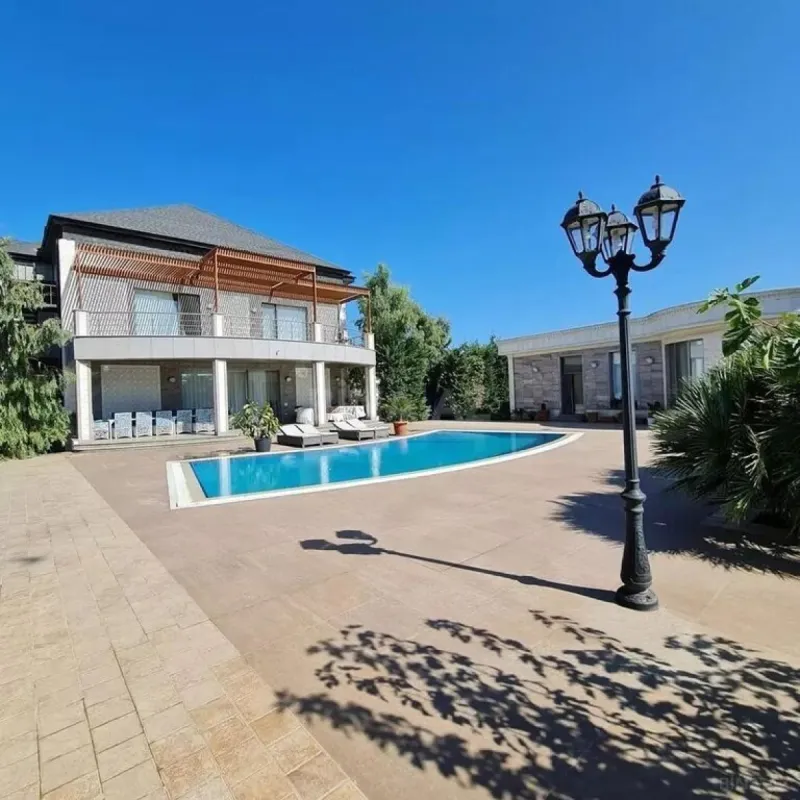 Kirayə verilir 5 otaqlı həyət evi 400 m²