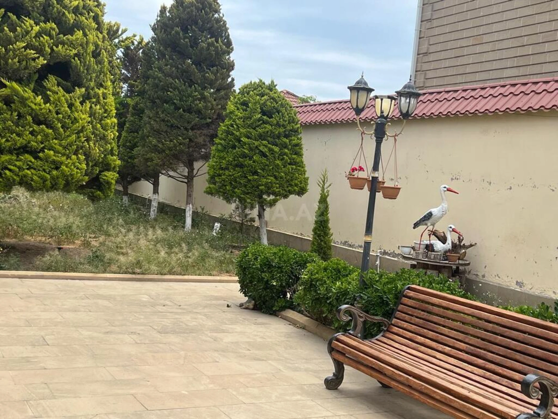 Satılır 5 otaqlı həyət evi 200 m²