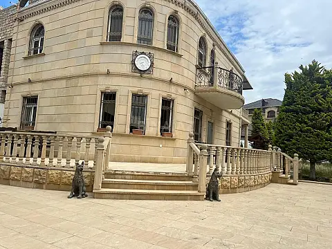 Satılır 5 otaqlı həyət evi 200 m² — Bakı, Mərdəkan 5 otaq 200.00 m²