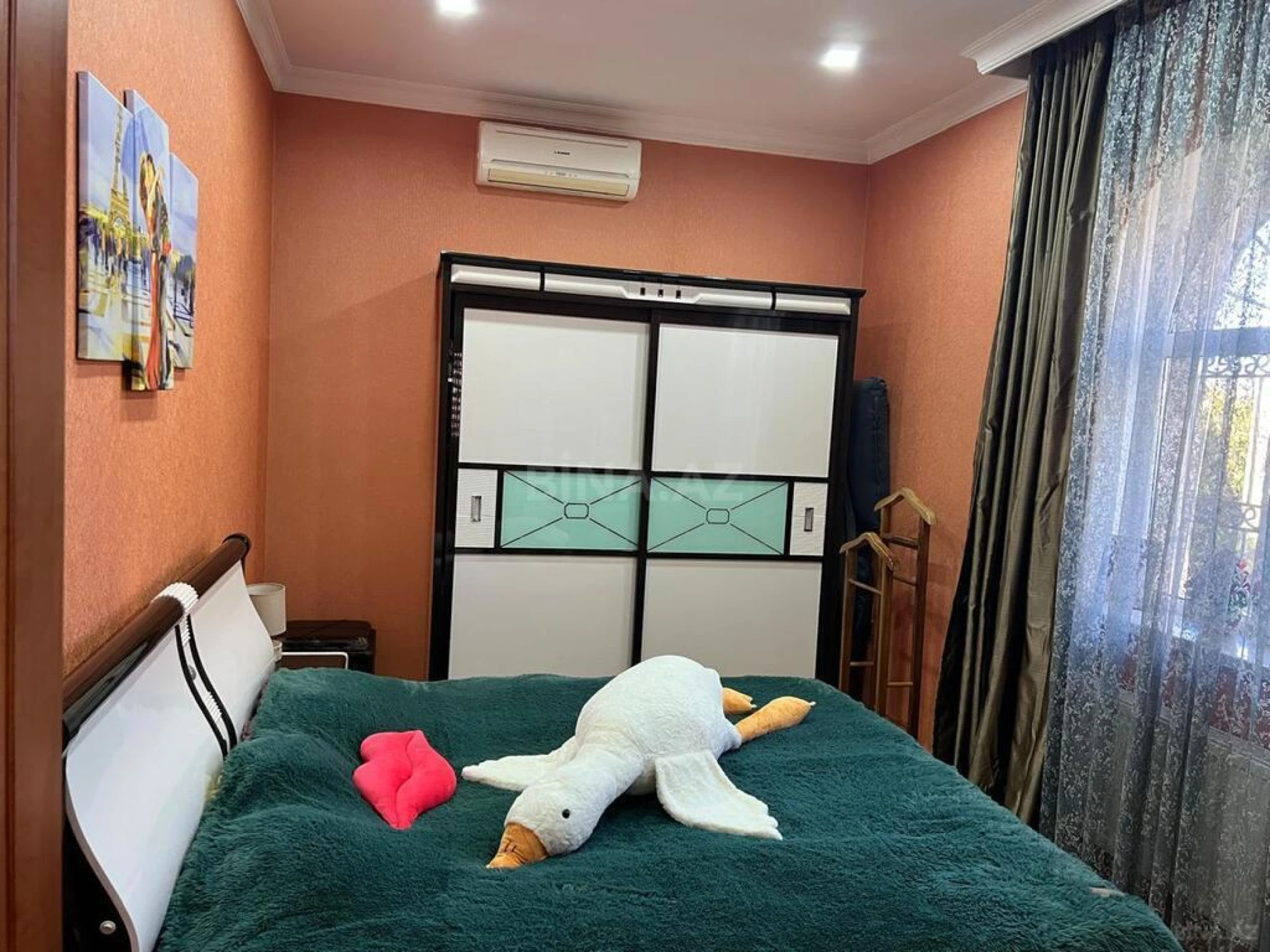 Satılır 5 otaqlı həyət evi 200 m²