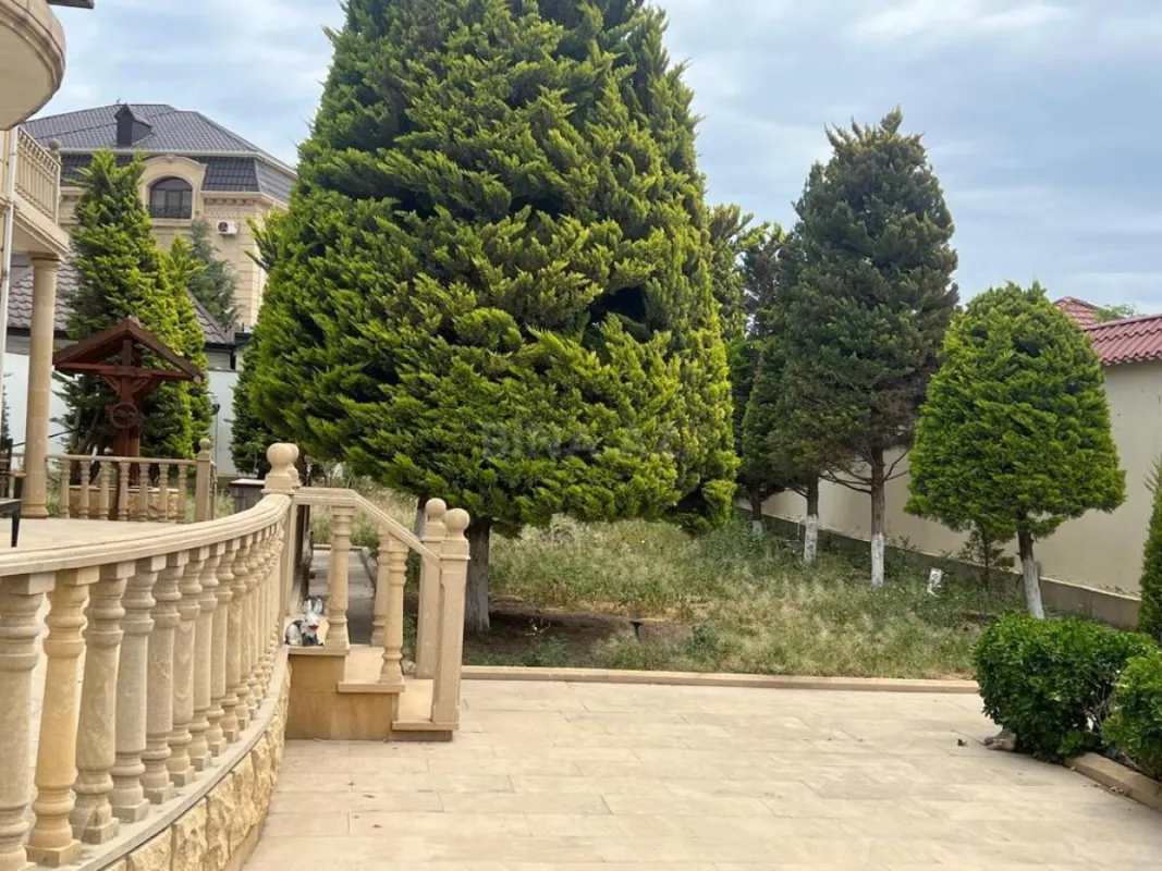 Satılır 5 otaqlı həyət evi 200 m²