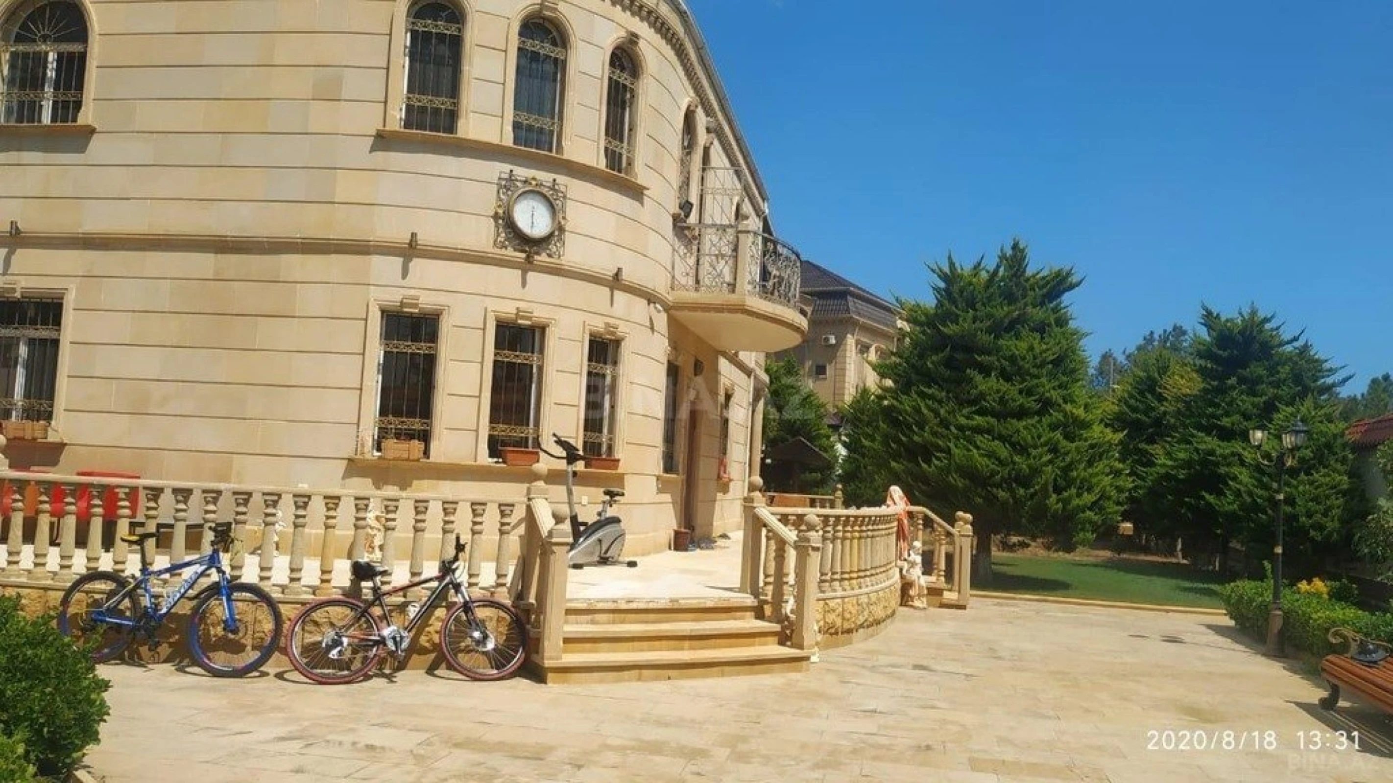 Satılır 5 otaqlı həyət evi 200 m²