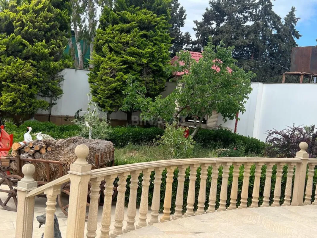 Satılır 5 otaqlı həyət evi 200 m²