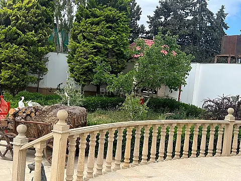 Satılır 5 otaqlı həyət evi 200 m²