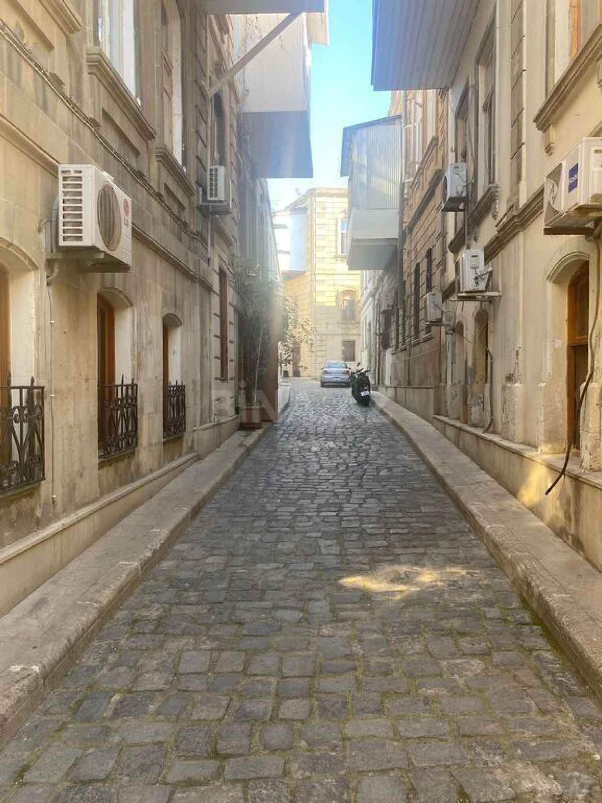 Satılır obyekt 160 m²