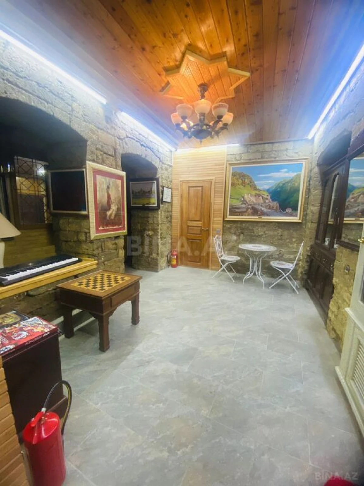 Satılır obyekt 160 m²