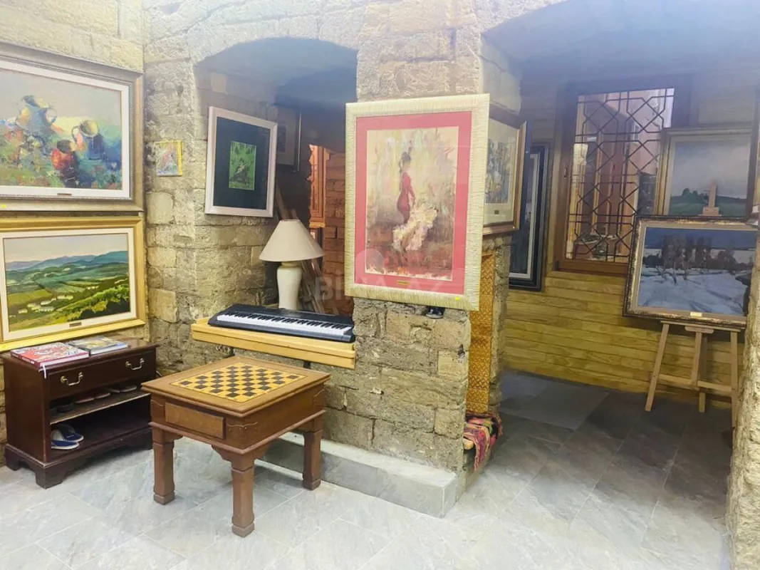 Satılır obyekt 160 m²