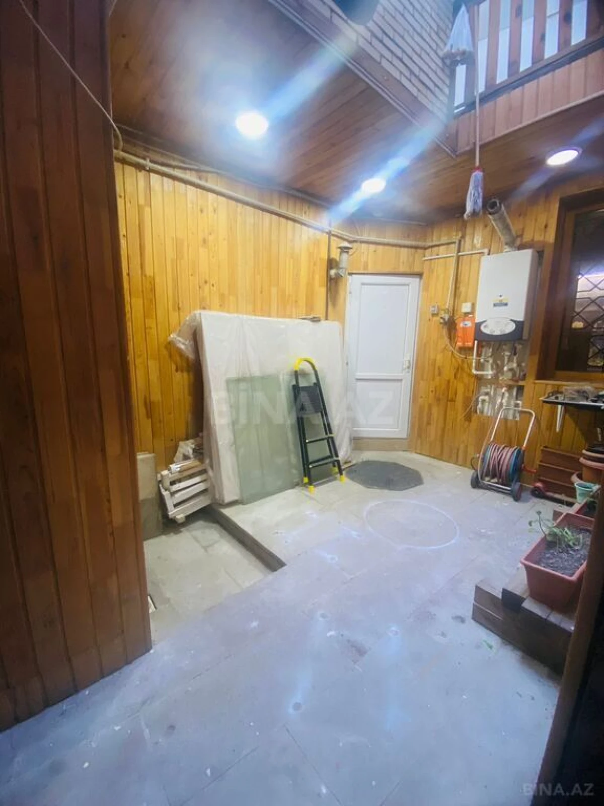 Satılır obyekt 160 m²