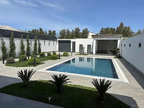 Satılır 5 otaqlı həyət evi 240 m²