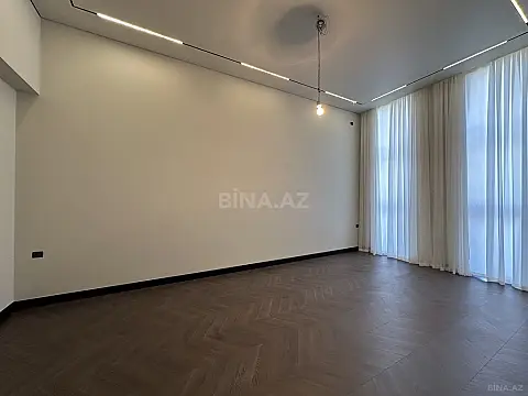 Satılır 5 otaqlı həyət evi 240 m²