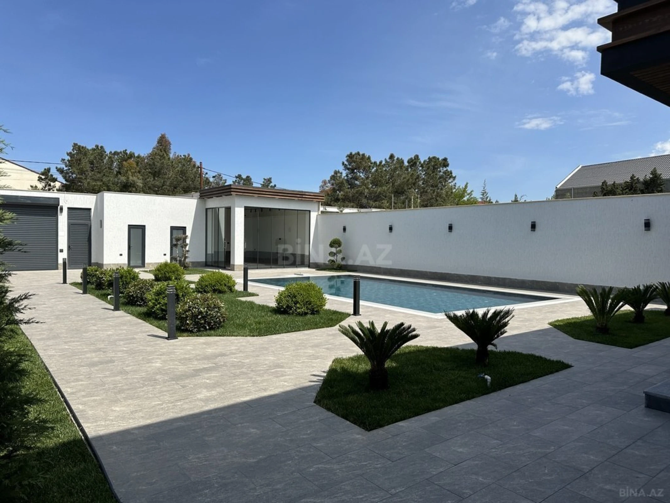 Satılır 5 otaqlı həyət evi 240 m²