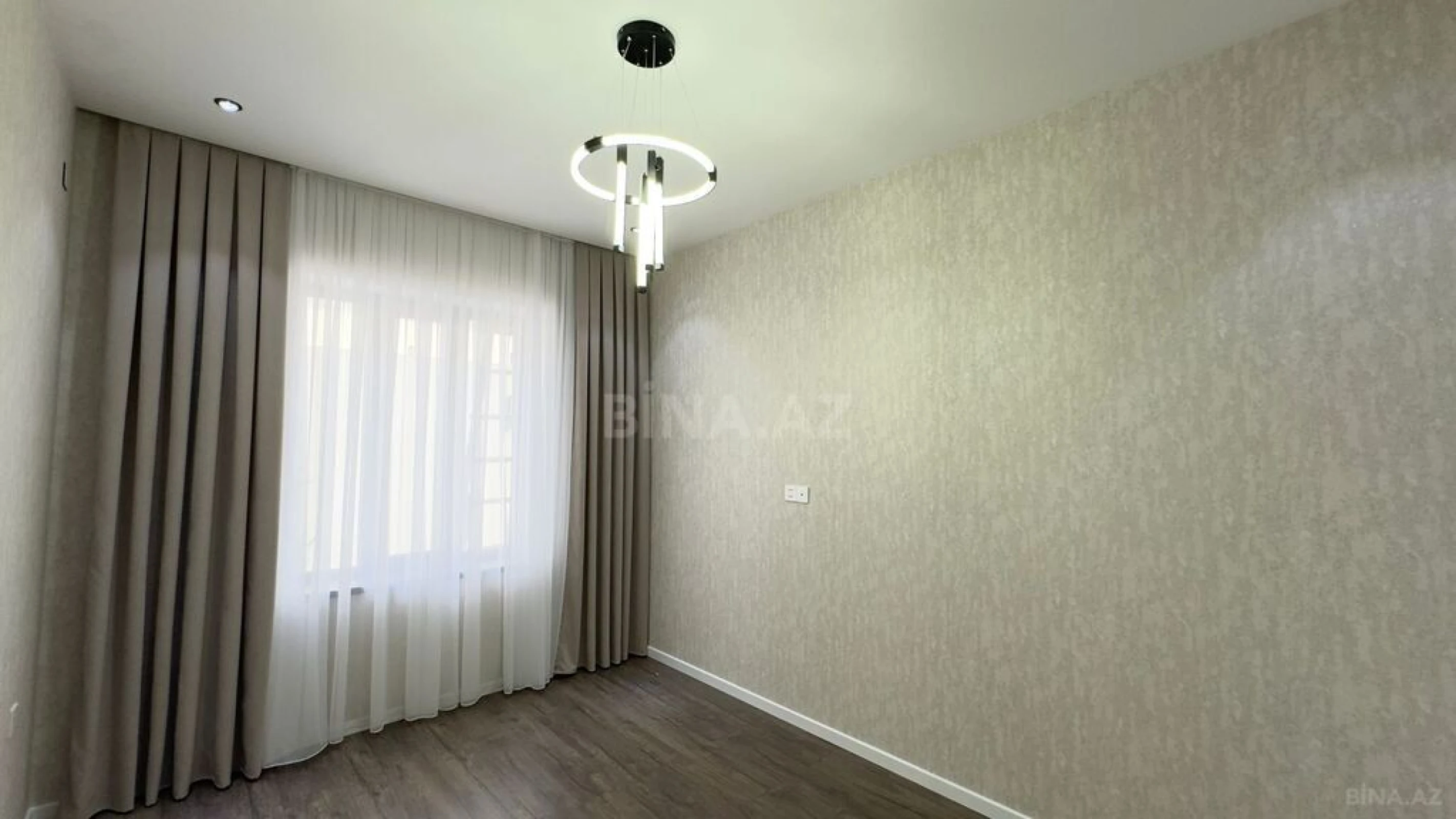 Satılır 4 otaqlı həyət evi 160 m²
