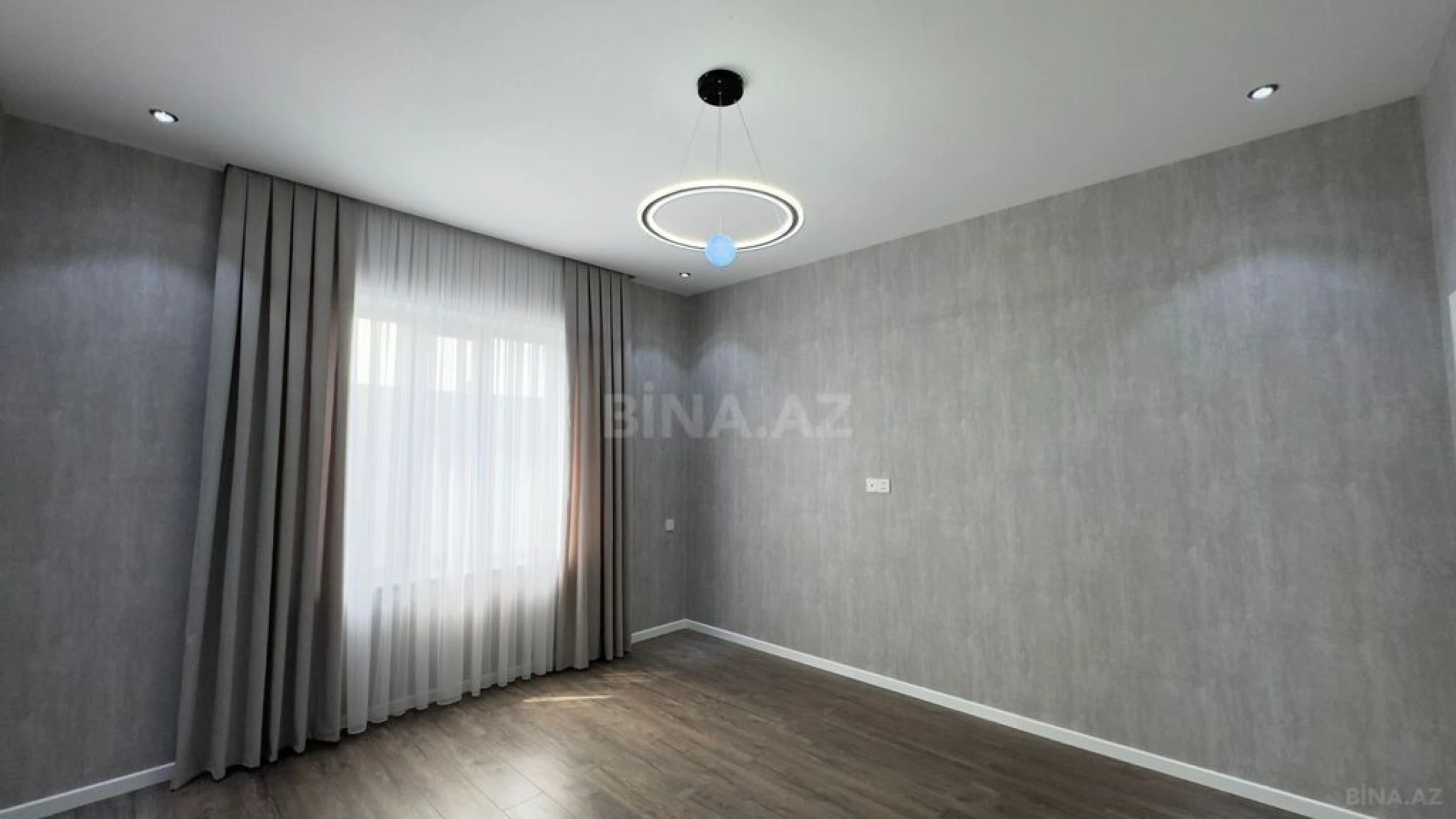 Satılır 4 otaqlı həyət evi 160 m²