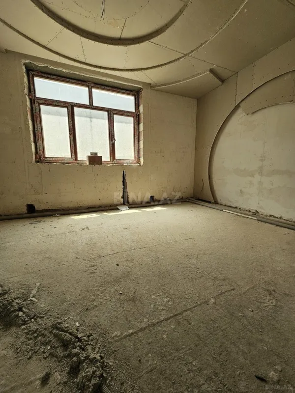 Satılır 9 otaqlı həyət evi 800 m²