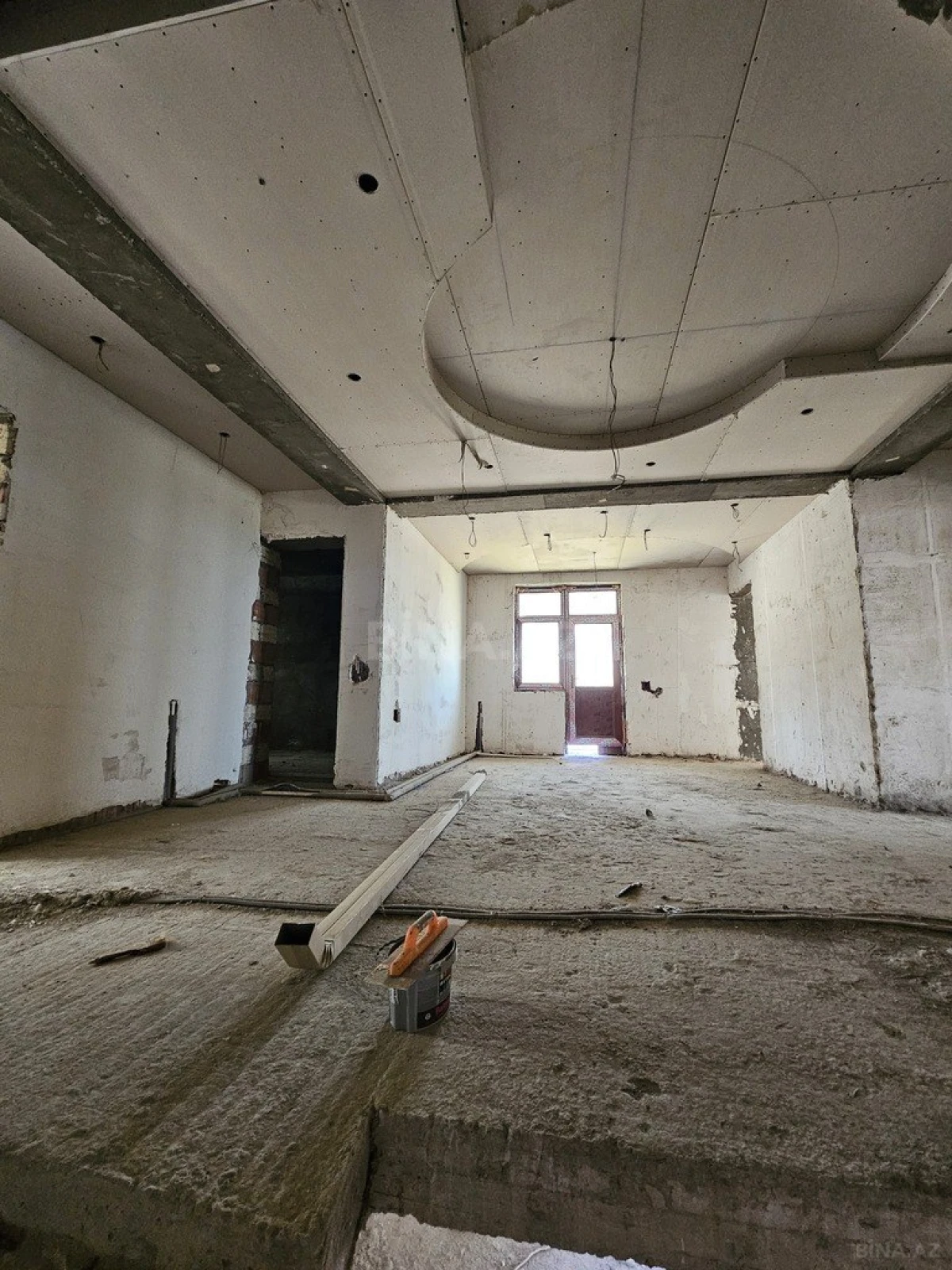 Satılır 9 otaqlı həyət evi 800 m²