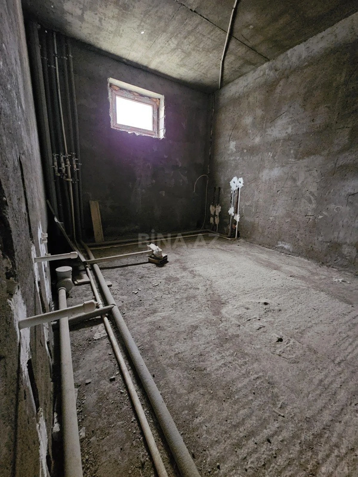 Satılır 9 otaqlı həyət evi 800 m²