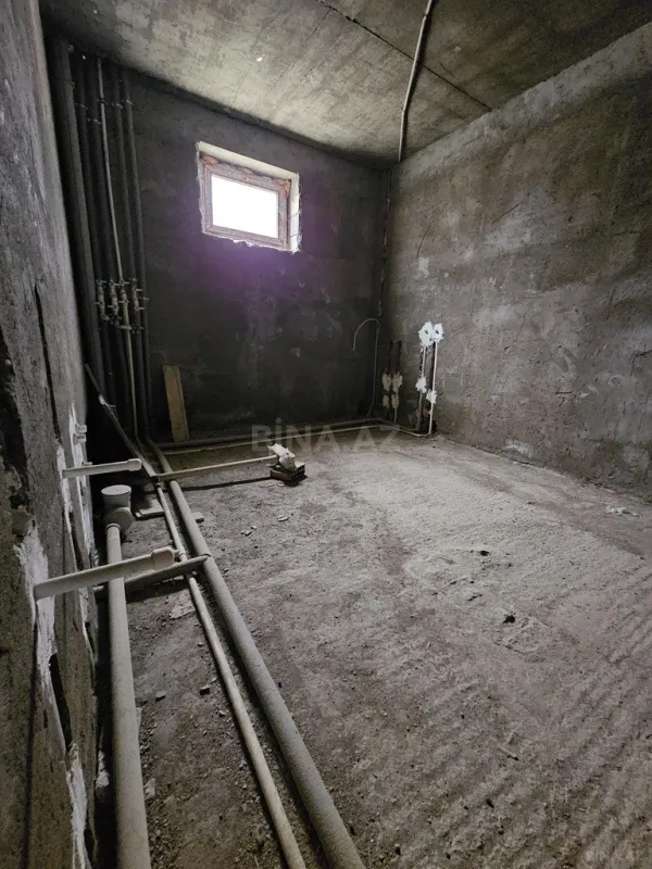 Satılır 9 otaqlı həyət evi 800 m²