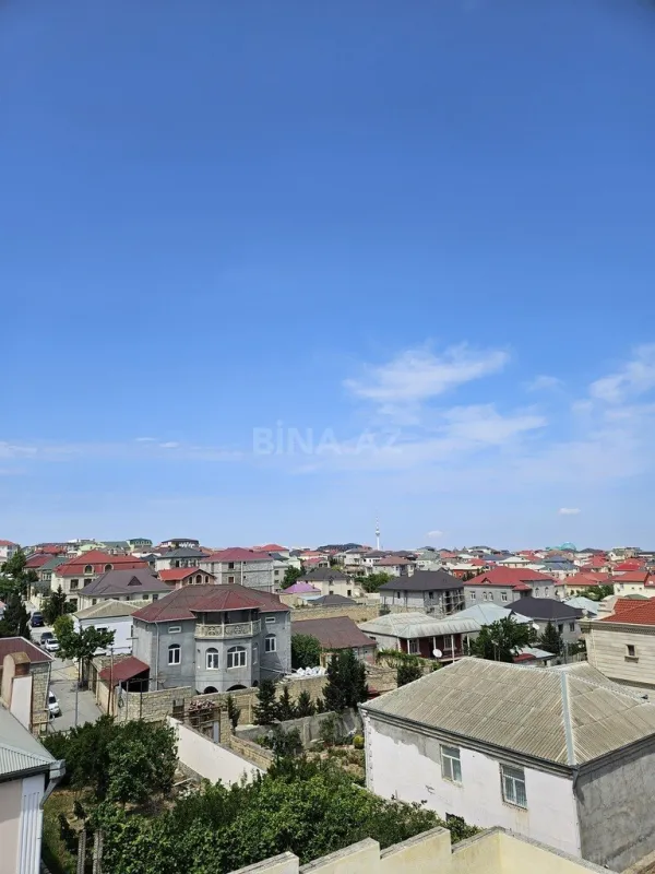 Satılır 9 otaqlı həyət evi 800 m²