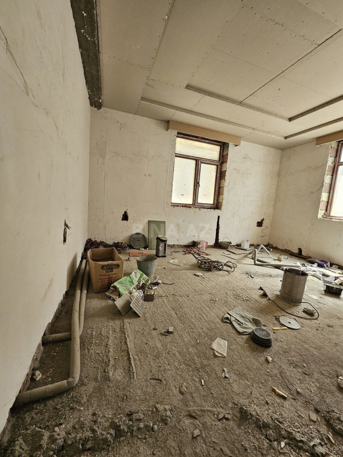 Satılır 9 otaqlı həyət evi 800 m²