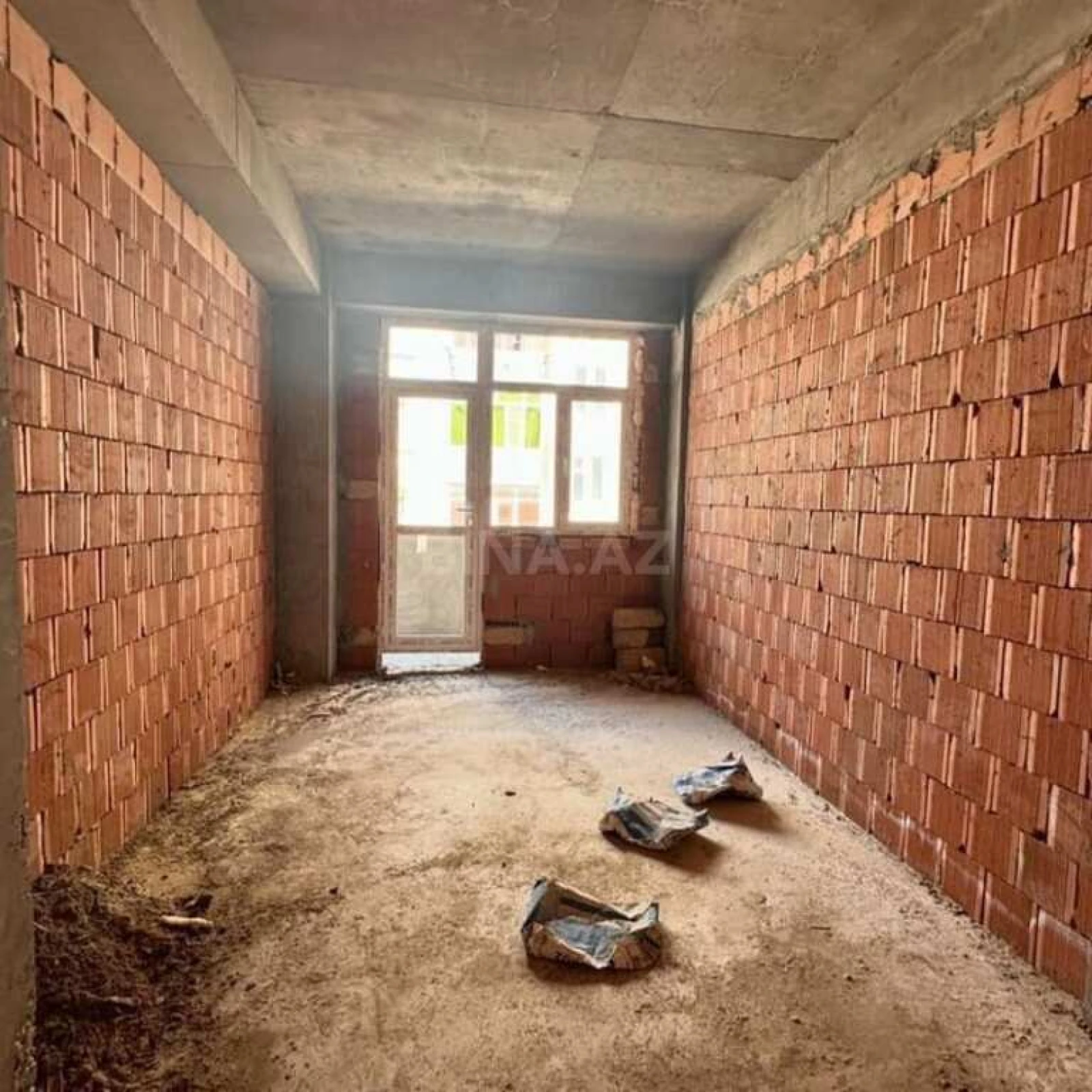 Satılır 2 otaqlı mənzil 72 m²