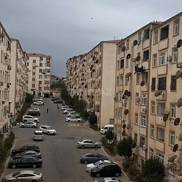 Satılır 2 otaqlı mənzil 72 m²