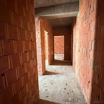 Satılır 2 otaqlı mənzil 72 m²