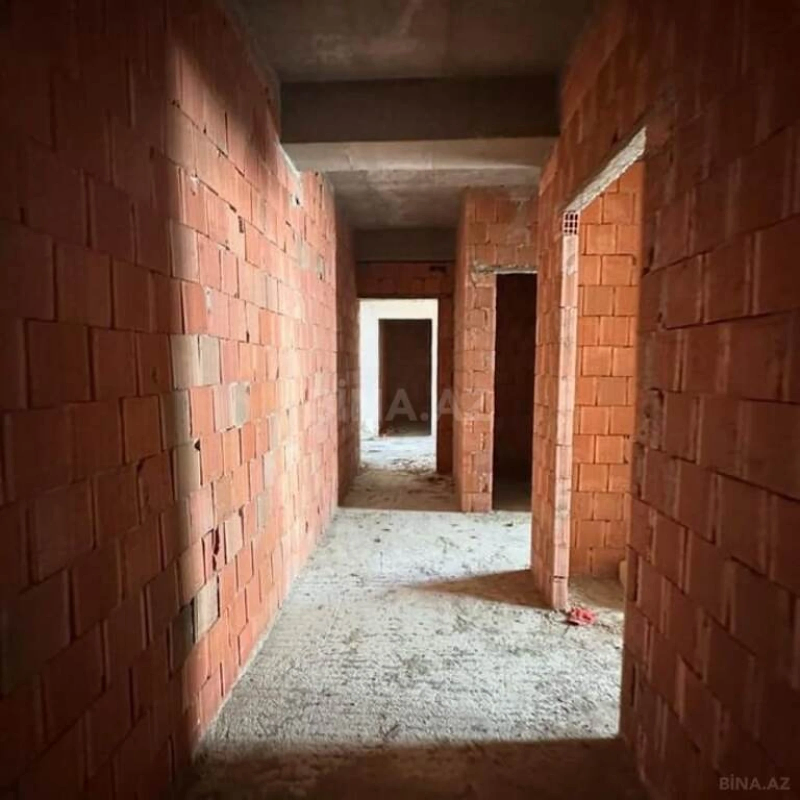 Satılır 2 otaqlı mənzil 72 m²